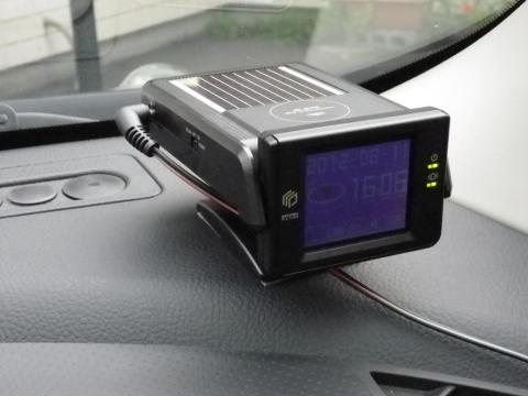 ドライブ アシスタント comtec Gpsソーラーレーダー探知機 Gl875のレビュー ジグソー レビューメディア