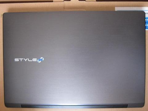 初skylake Windows10のノートpcを買ってしまった Iiyama Stl 15fp035 I5 Dfsm Windows 10 Home 15 6型 フルhd液晶 Core I5 60u 250gb Ssd 8gb Dvd Multi ノートパソコンのレビュー ジグソー レビューメディア