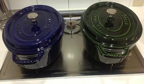 ストウブ鍋 カラーバリエーションについて Staub ストウブ ココット オーバル 29cm グランブルー 2 0 並行輸入商品 のレビュー ジグソー レビューメディア
