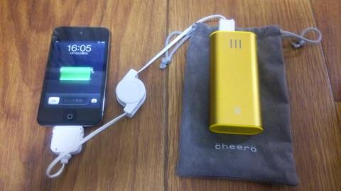 見た目はおしゃれ でもチョット重い モバイルバッテリー 充電器 大容量 スマホ スマートフォン タブレットpc Iphone Ipad 6000mah 即納のレビュー ジグソー レビューメディア