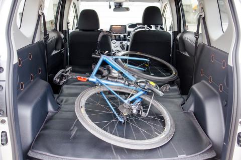 自転車乗りとアウトドア派には最高に丁度良い シエンタ Funbase Xのレビュー ジグソー レビューメディア