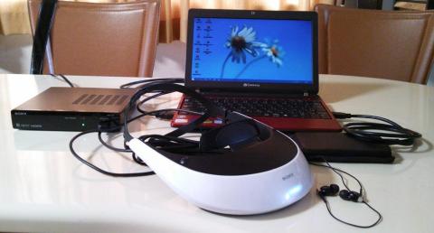 これで動画とゲームを ガッツリ いきま す ソニー 3d対応ヘッドマウントディスプレイ Personal 3d Viewer Sony Hmz T2のレビュー ジグソー レビューメディア