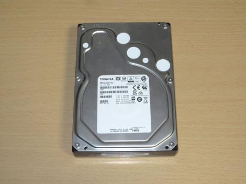 東芝製のニアライン向けの4tb Hddの現行モデル Toshiba Md04aca400 4tb Sata対応 3 5インチ内蔵ハードディスクドライブ バルク品のレビュー ジグソー レビューメディア