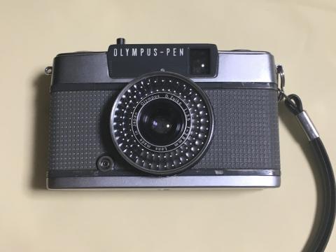 発売開始はなんと50年近く前。富士フイルム インスタントカメラ チェキ instax mini ツムツ厶。 - OLYMPUS PEN EE-2のレビュー 
