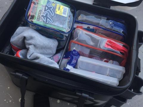 見た目重視で選びましたが 結果いいタックルバッグに出会いました ダイワ Daiwa At タックルバッグ D36 A ブラックのレビュー ジグソー レビューメディア