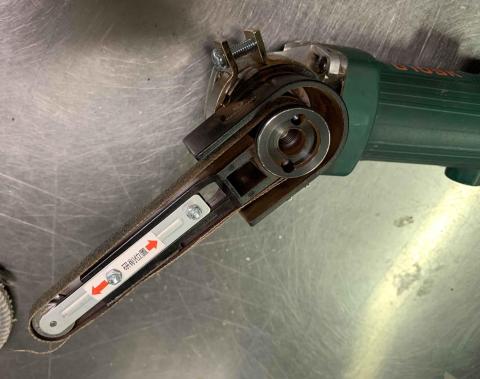 柔らかい素材には効果的だが 堅い物は無理がある 神沢 ベルトサンダー10 K 841のレビュー ジグソー レビューメディア