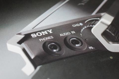 13 01 22 追記 Iphoneとpha 1をアナログ接続 Sony ポータブルヘッドホンアンプ Pha 1のレビュー ジグソー レビューメディア