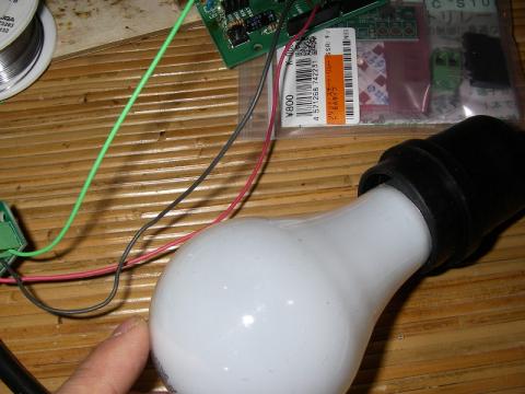 Edisonらしく、制御対象は昔ながらの白熱電球だ。
