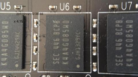 DDR4メモリーチップ