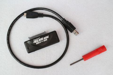 SATA-USB変換ツールと、ドライバー