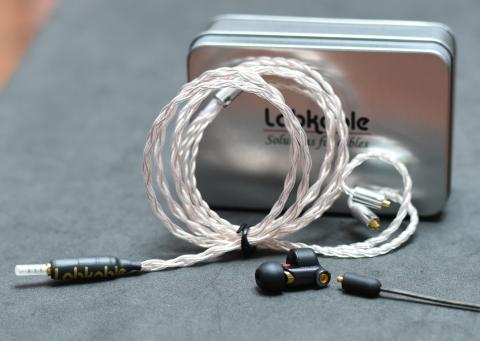 澄んだ高音の中に潜む凶器 若干暴れ気味な独特の音がします Labkable Hybrid Standard Mmcx 2 5mm 1 2m のレビュー ジグソー レビューメディア