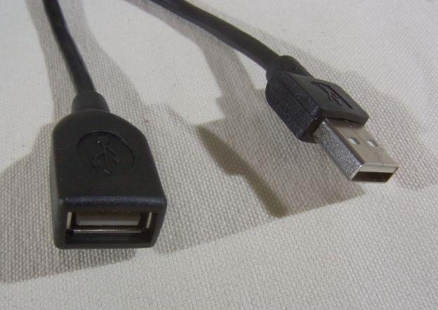 USBの延長ケーブルはともにA型でメス⇒オスの一般的なもの