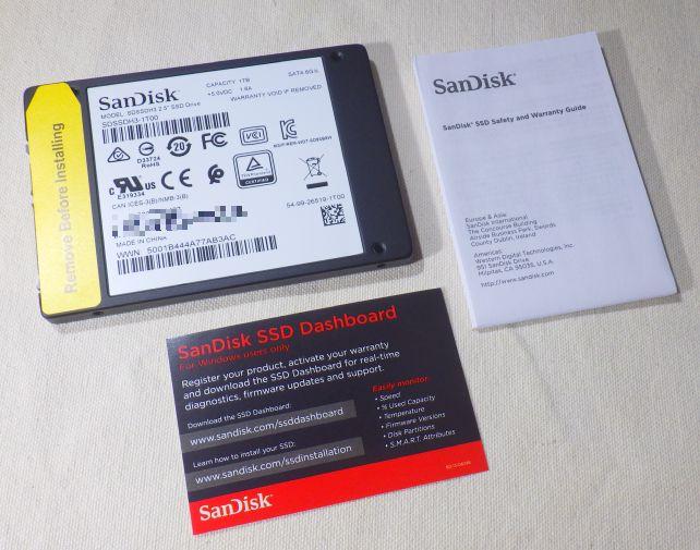 中身的には本体、保証系説明、ドライブ解析/ファームウェア更新ツールのSanDisk Dashboard
