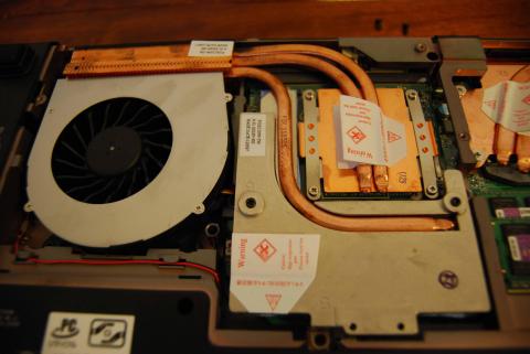 こちらはGeForce GTX580M。CPUもGPUも銅製のヒートスプレッダとヒートパイプで放熱。