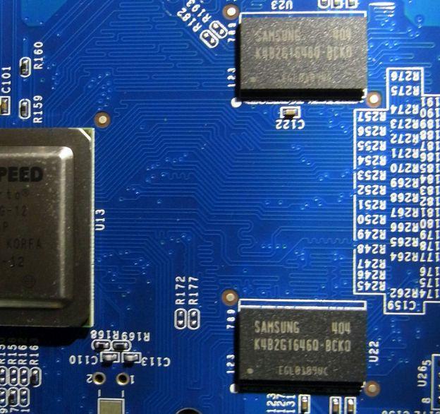 DDR3メモリーモジュールっぽい。