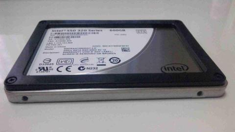 「Intel SSD 320」600GB外見３