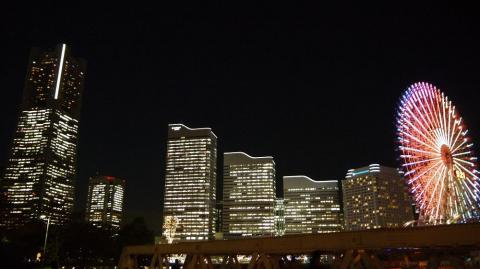 夜景：ランドマークタワーと観覧車