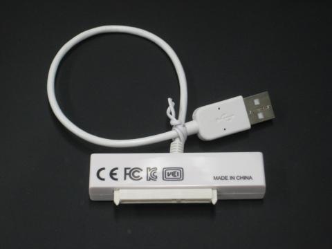 付属のSATA-USBアダプタ