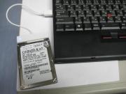 取り出した内蔵HDDをSamsungのSATA-USBケーブルで接続