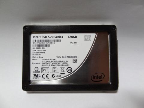 SSD本体表面