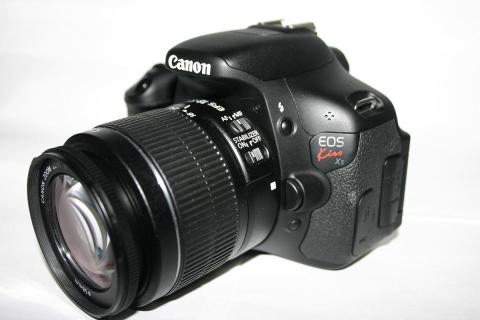 一眼レフ買い換えました、 - Canon デジタル一眼レフカメラ EOS Kiss X5 EF-S18-55IS2レンズキット KISSX5