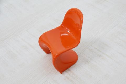 Pantone chair （miniature）orange