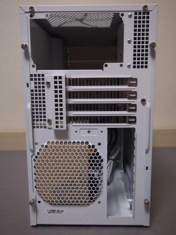 我が家にもホワイトケースがやってきた - SilverStone MicroATX PCケース SST-PS07Wのレビュー | ジグソー