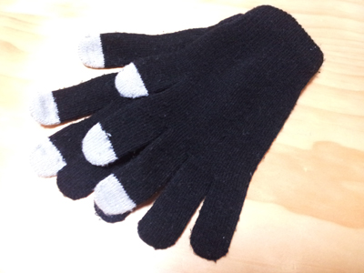 ダイソーのスマホ対応手袋（使い古しの手袋ですが・・）