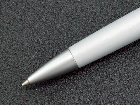 飾り気の無いシンプルなペン先部分