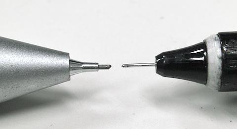 0.5mmのシャープペン（左）と本製品0.15mmとの比較