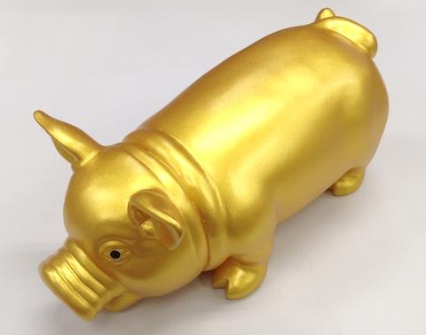 金色に輝く豚はかなり目立ちます。
