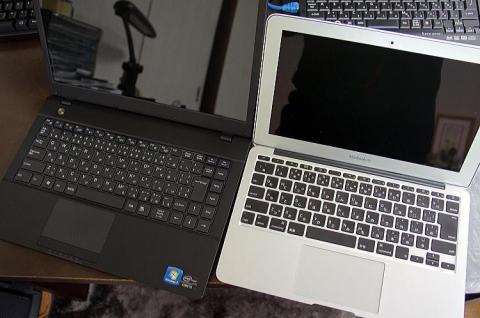 MacBookAir11inとキーボード比較