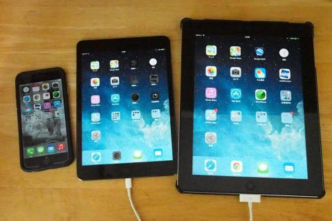 左からiPhone6、iPad mini2、iPad3