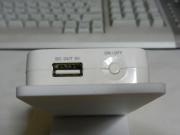 USB出力端子とON/OFFスイッチ