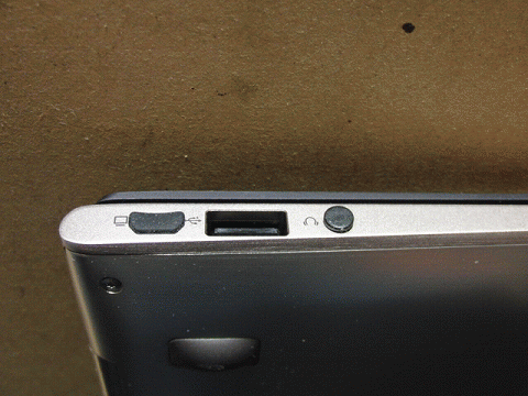 写真1：USBコネクタキャップ