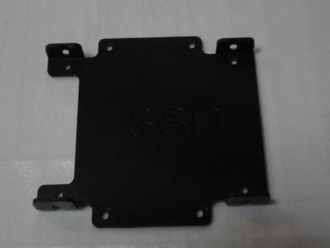 ケース付属の専用SSDマウンタ