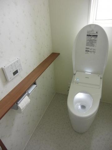 １階トイレ（TOTO製）