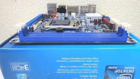 〇メモリ周りです。両ラッチですね♪