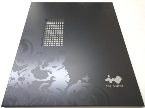 サイドパネルです。装飾が良いですね♪