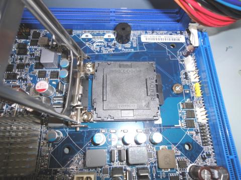 4.CPUカバーを外して