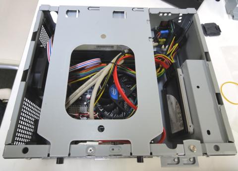 22.金具を取り付けます。