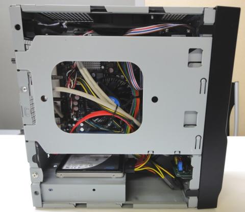 23.ねじ止めします。