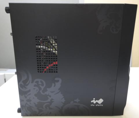 24.サイドパネルを閉じます。