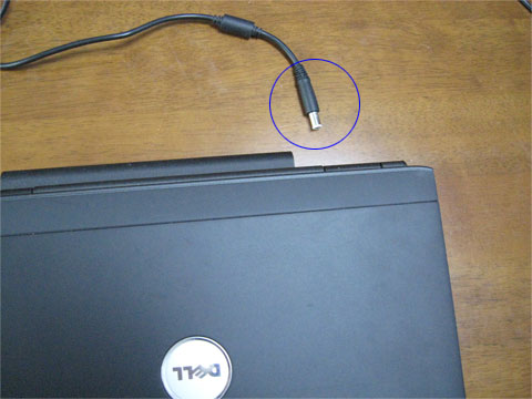 電源コードを抜く