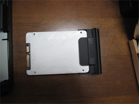 SSDをネジ止めしたところ