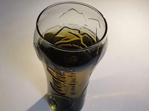 ライトをつけて撮影したグラス