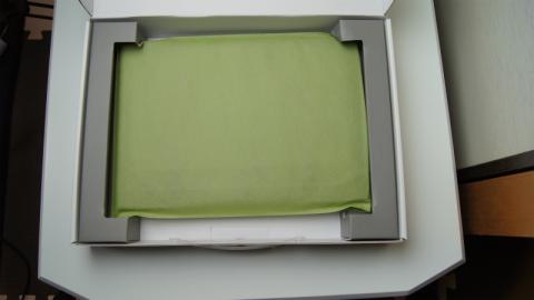 箱を取り出すと本体が姿を現しました