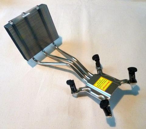 ドライブフォルダとケースファンを取ったあとに現れる放熱フィン一体型CPUクーラーI.C.E.