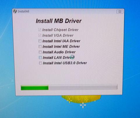 様々なドライバが一括インストールされる