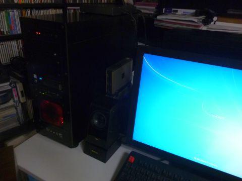 現メイン機。こうしてみると壁のようだ...w